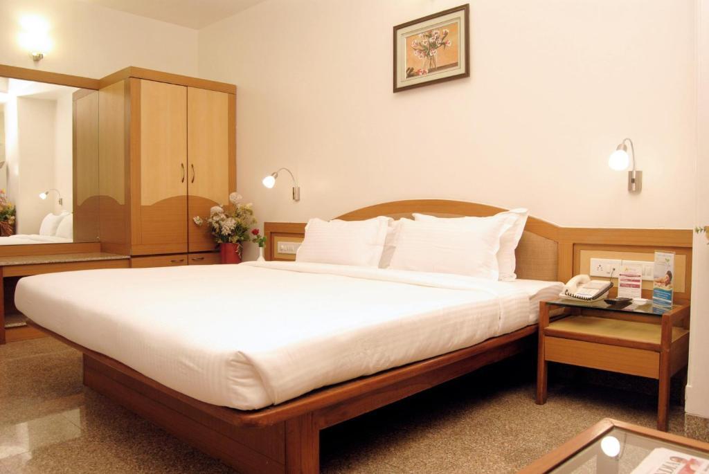The Ambience Hotel Pune Zimmer foto